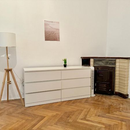 Spacious Apartment - 15 Min To Center Вена Экстерьер фото