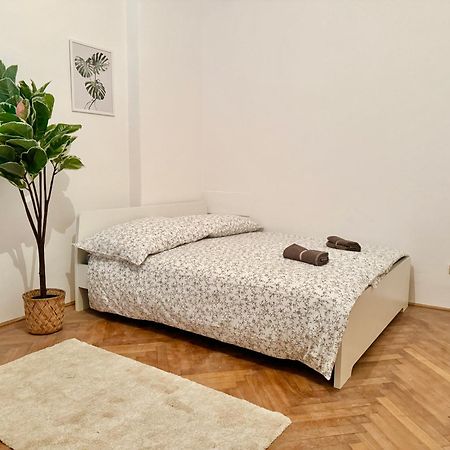 Spacious Apartment - 15 Min To Center Вена Экстерьер фото