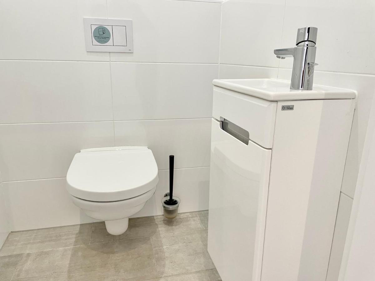 Spacious Apartment - 15 Min To Center Вена Экстерьер фото
